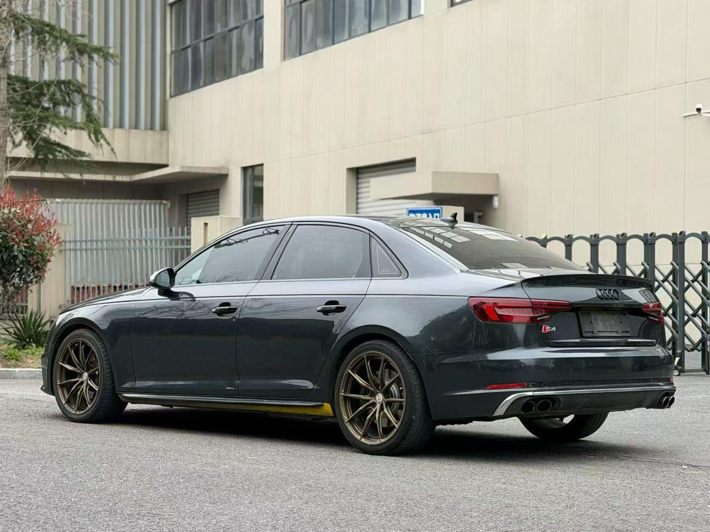 Audi S4 2018 thumb 2
