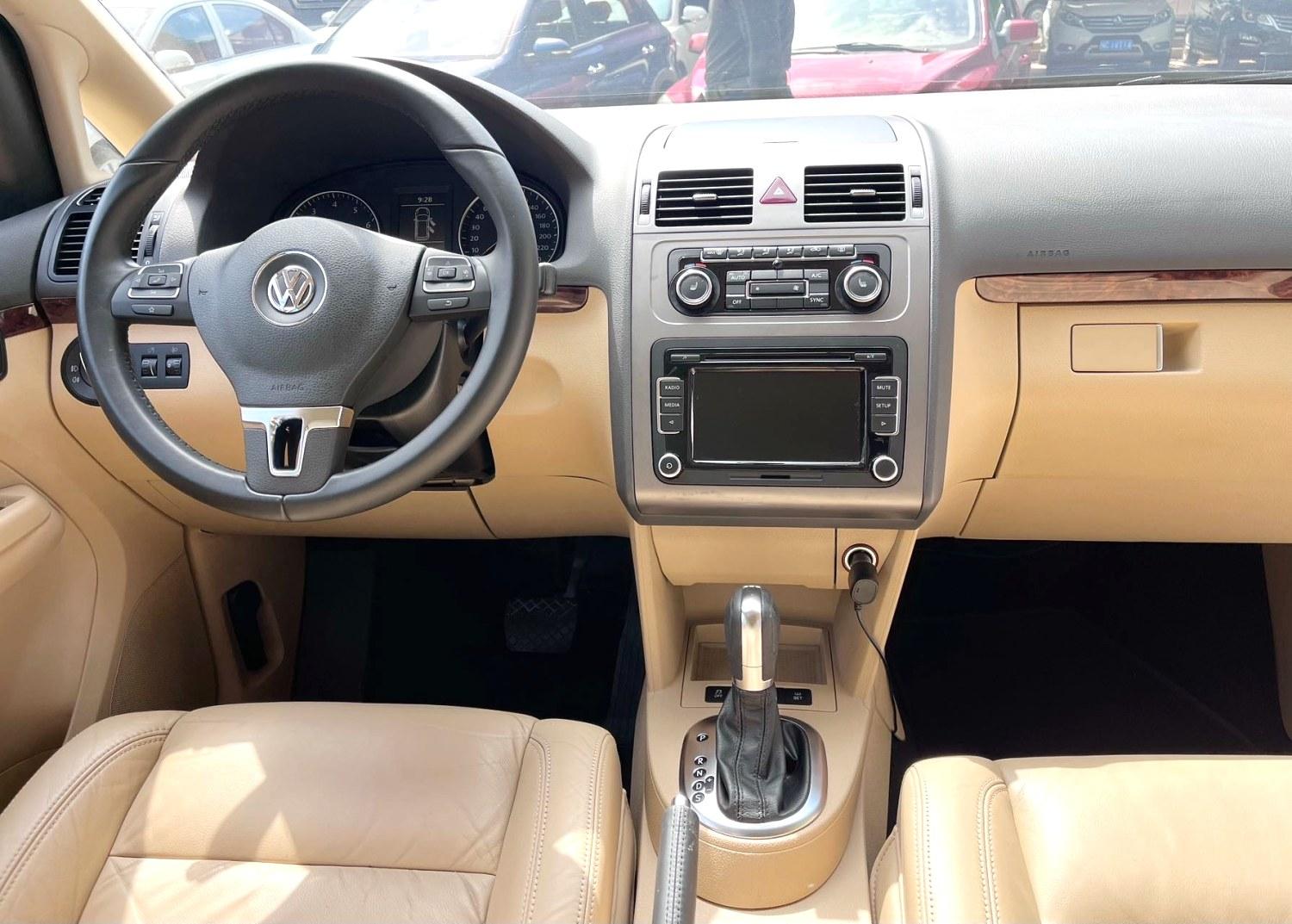 Volkswagen Touran 2013 thumb 6