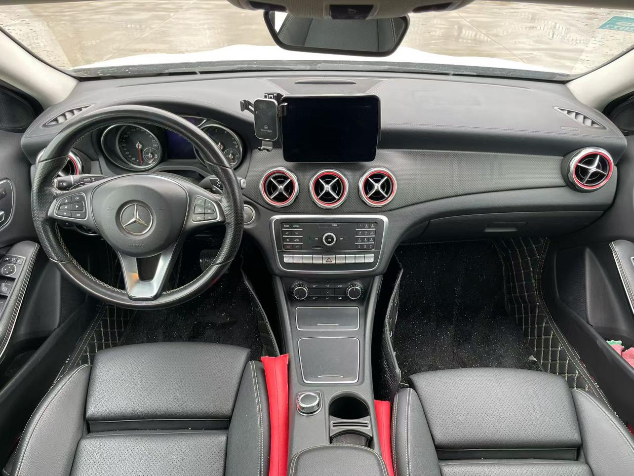 Mercedes-Benz GLA 2018 thumb 5