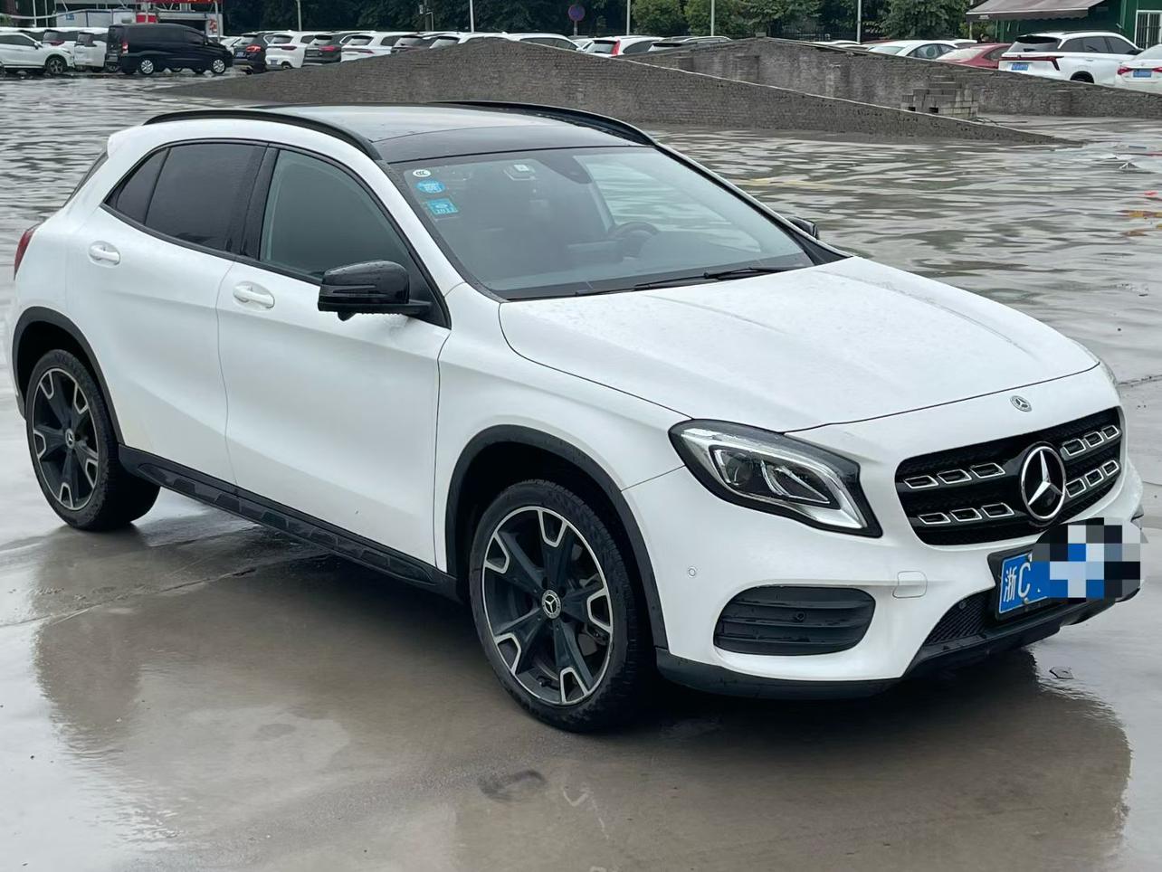 Mercedes-Benz GLA 2018 thumb 10