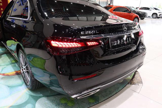 Mercedes-Benz E-Класс 2023 thumb 2