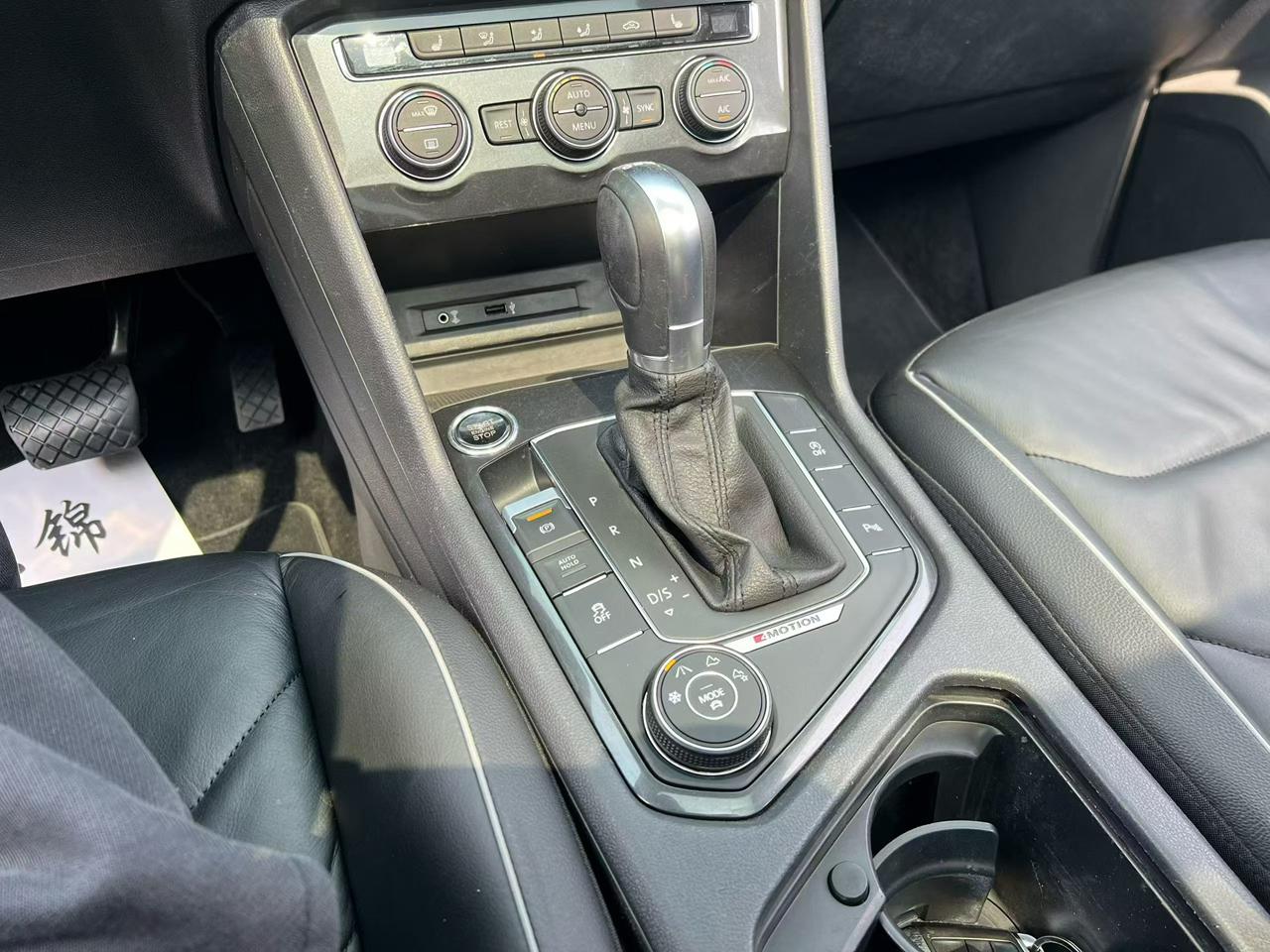 Volkswagen Tiguan 2017 thumb 5