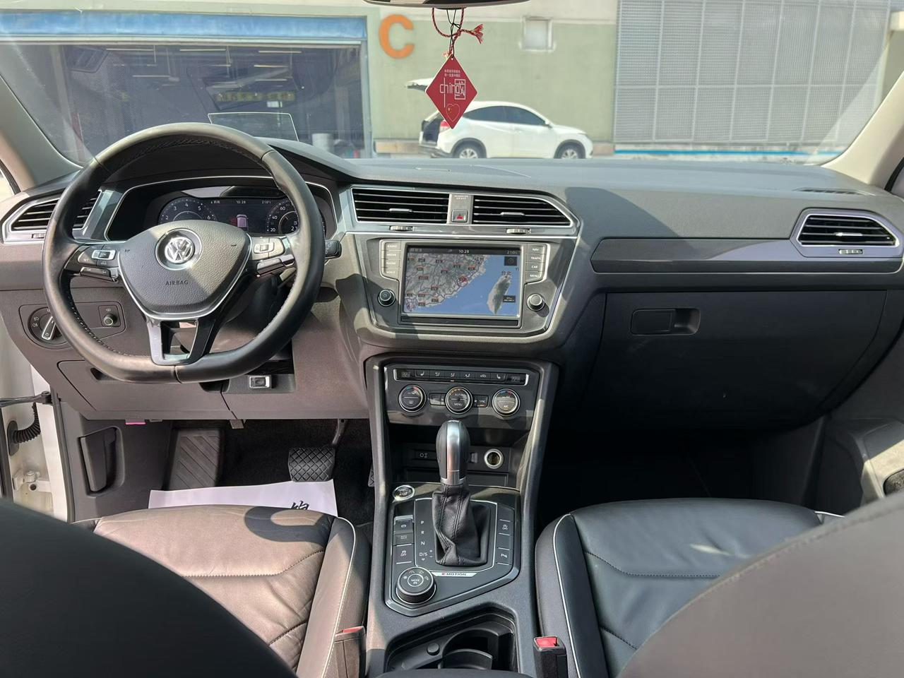 Volkswagen Tiguan 2017 thumb 12