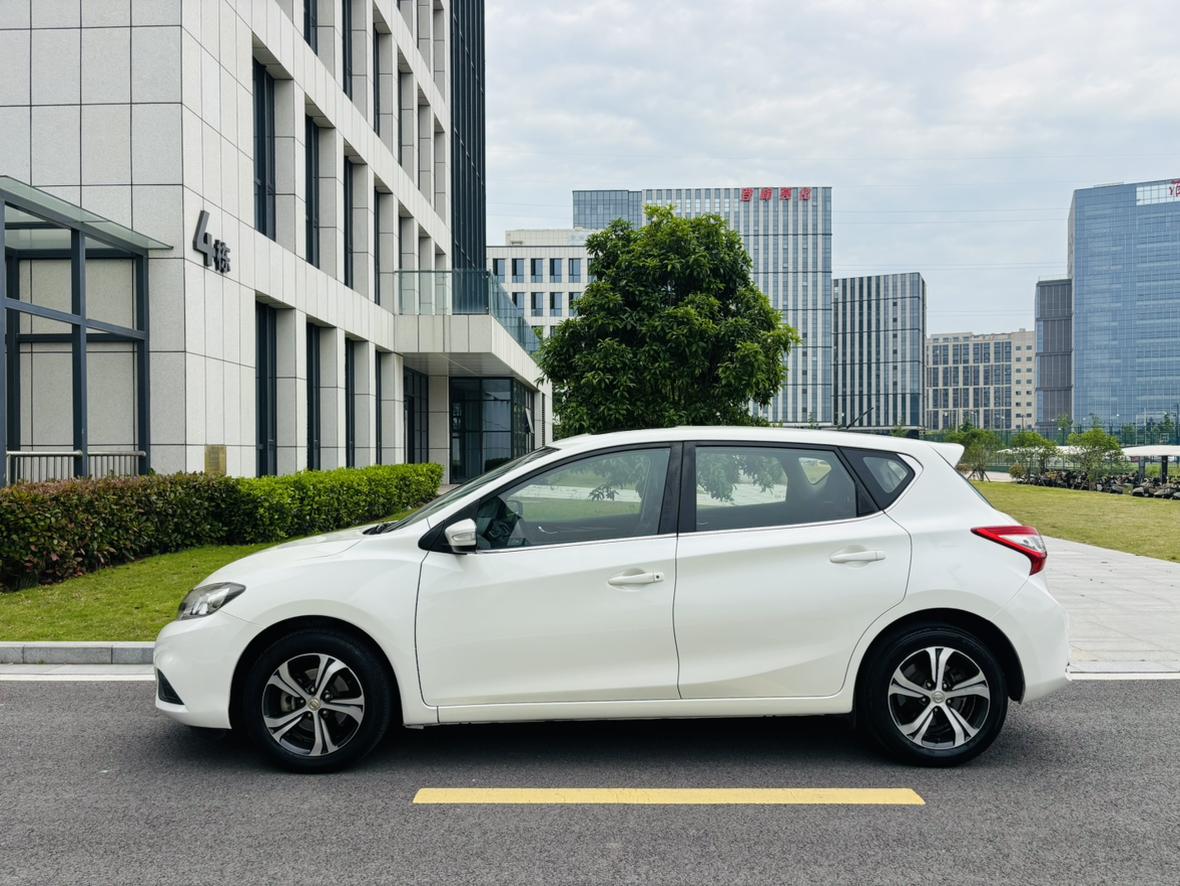 Nissan Tiida 2016 thumb 2