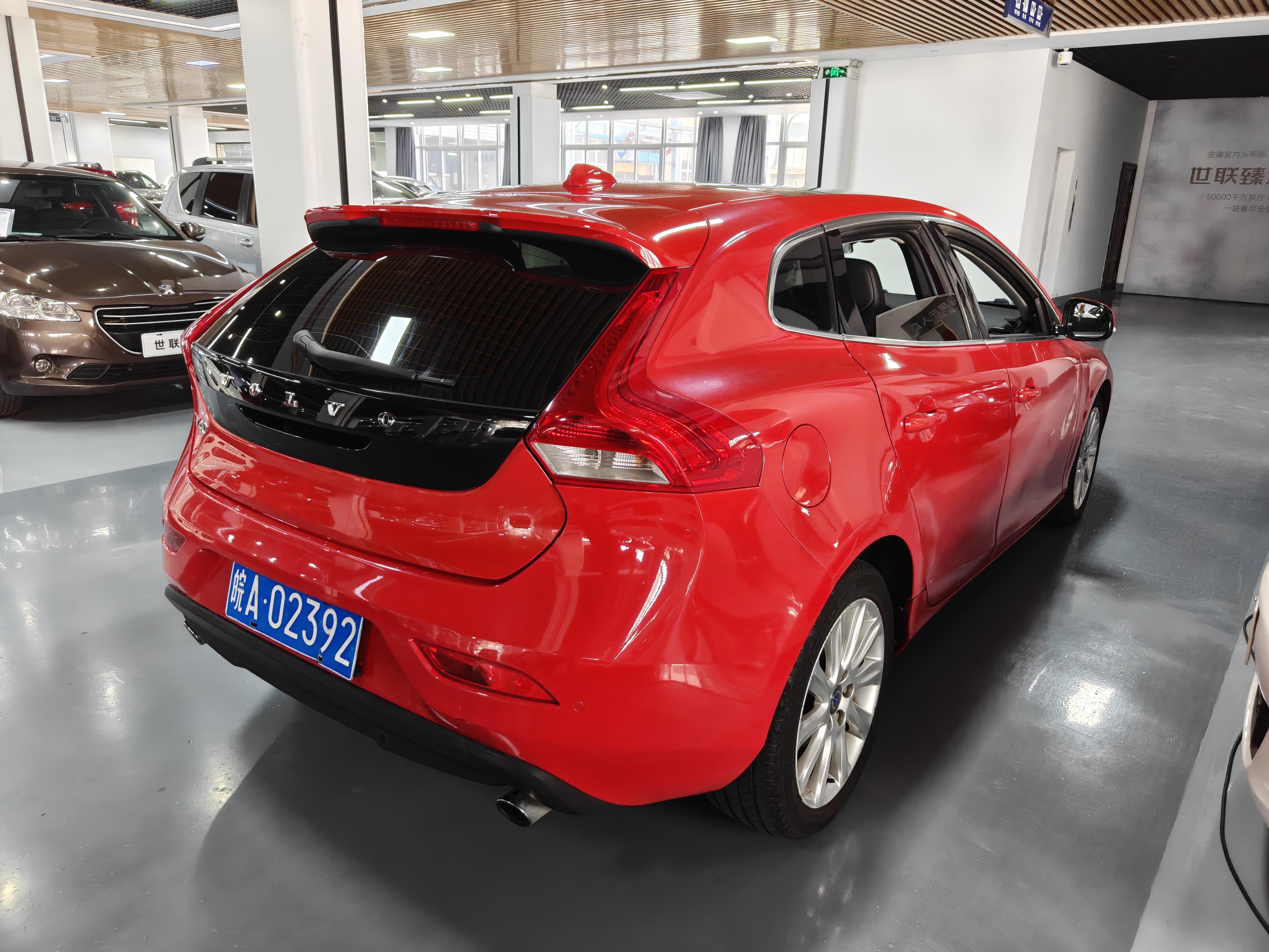 Volvo V40 2013 thumb 4