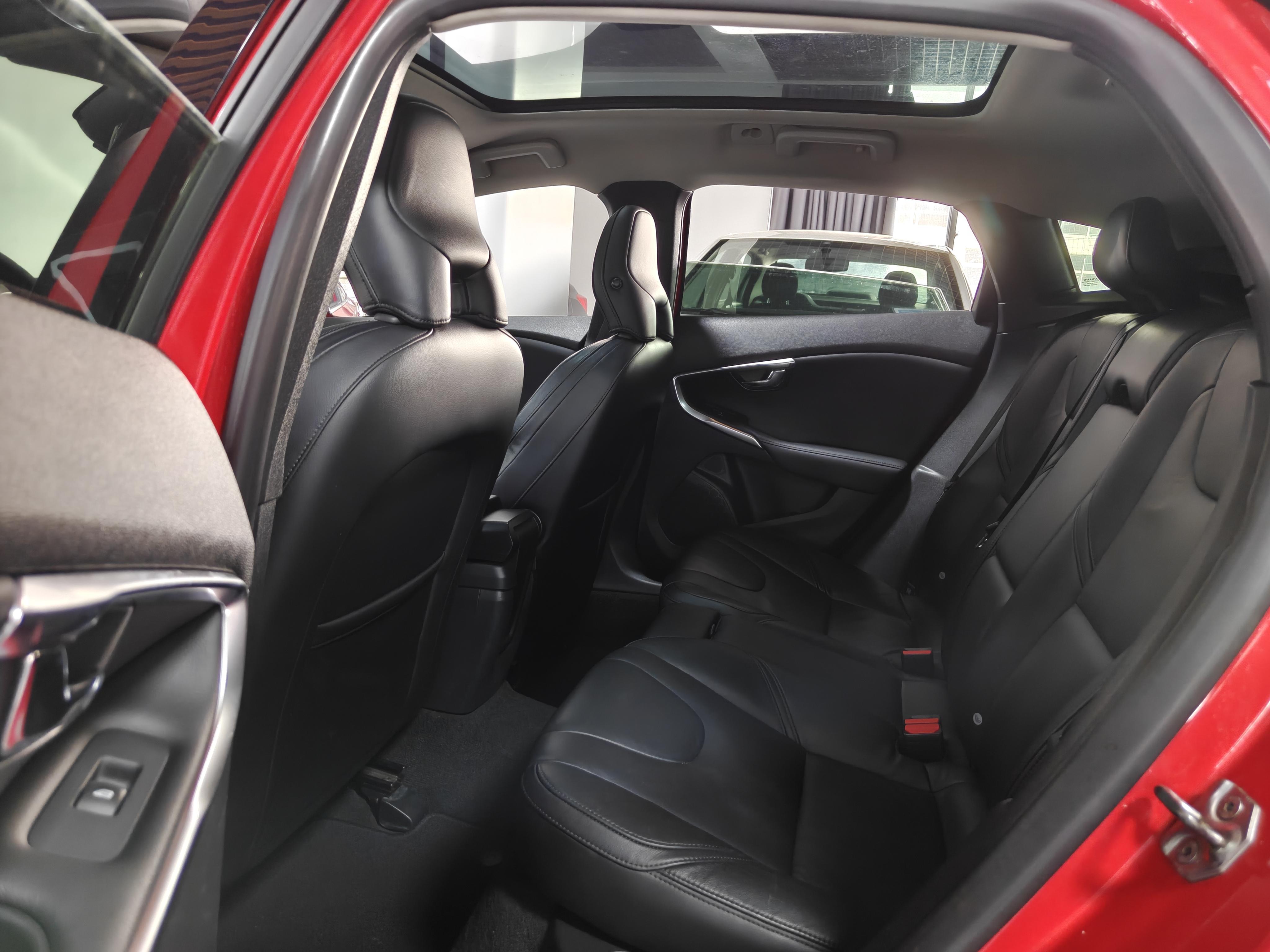 Volvo V40 2013 thumb 7