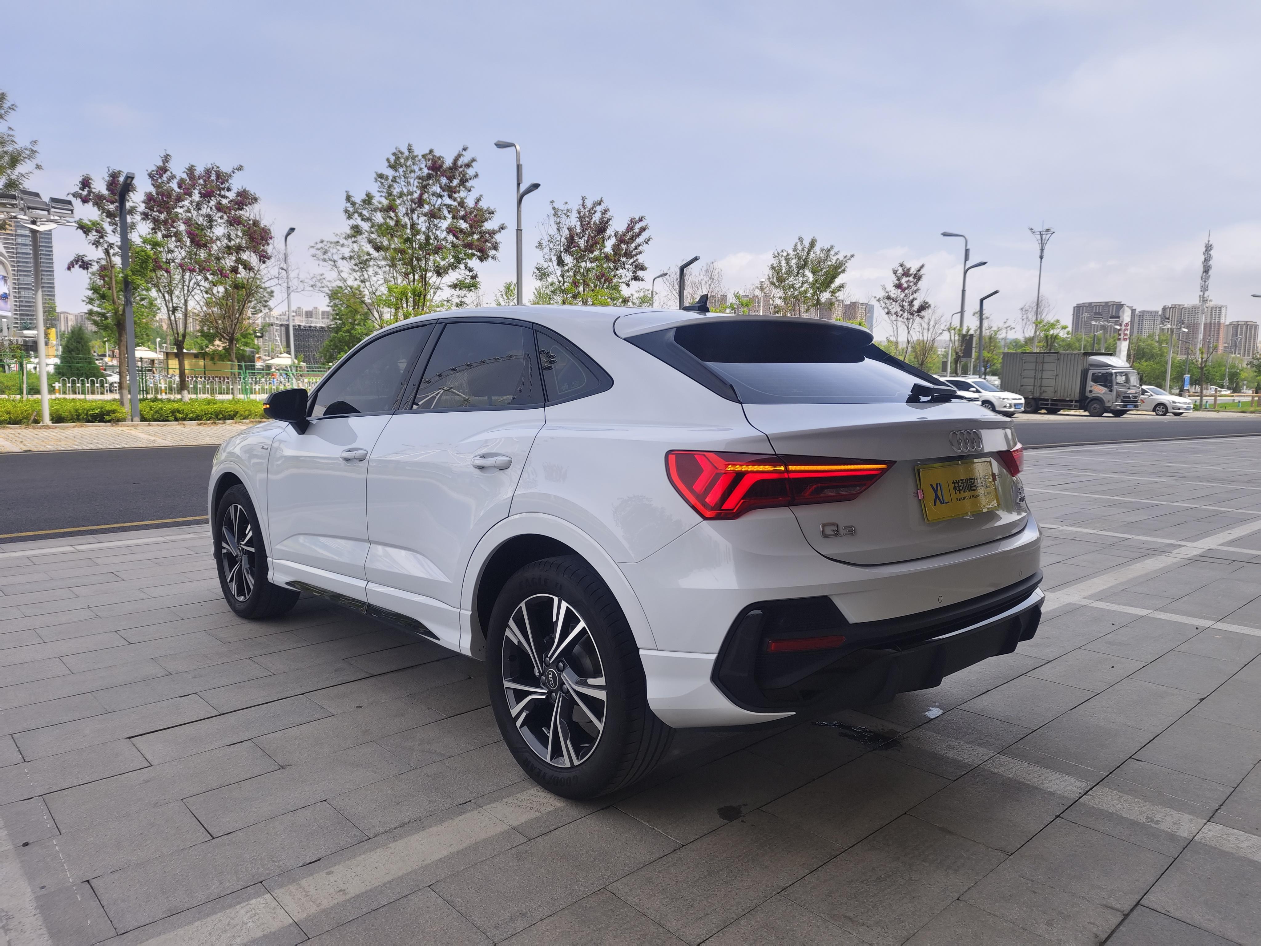 Audi Q3 Sportback 2023 thumb 2