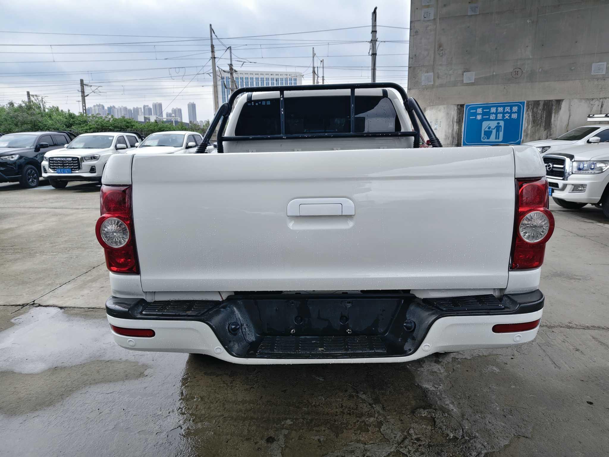 JAC T6 2016 thumb 3