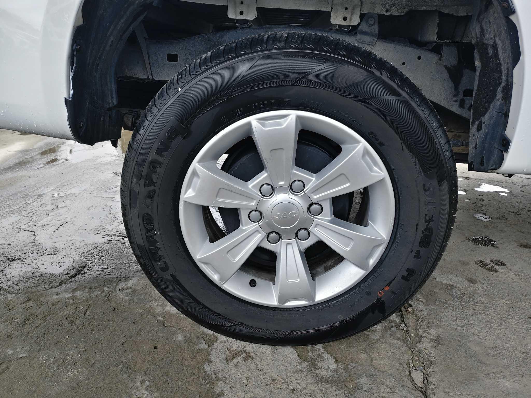 JAC T6 2016 thumb 6