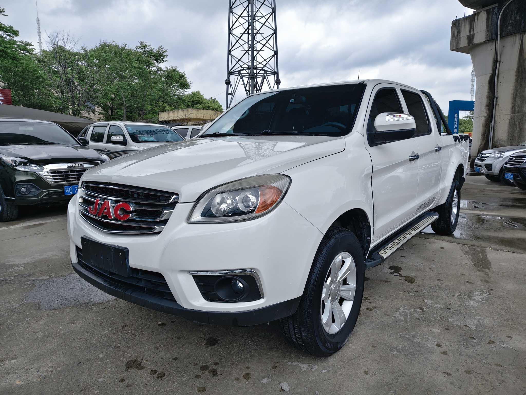 JAC T6 2016 thumb 10
