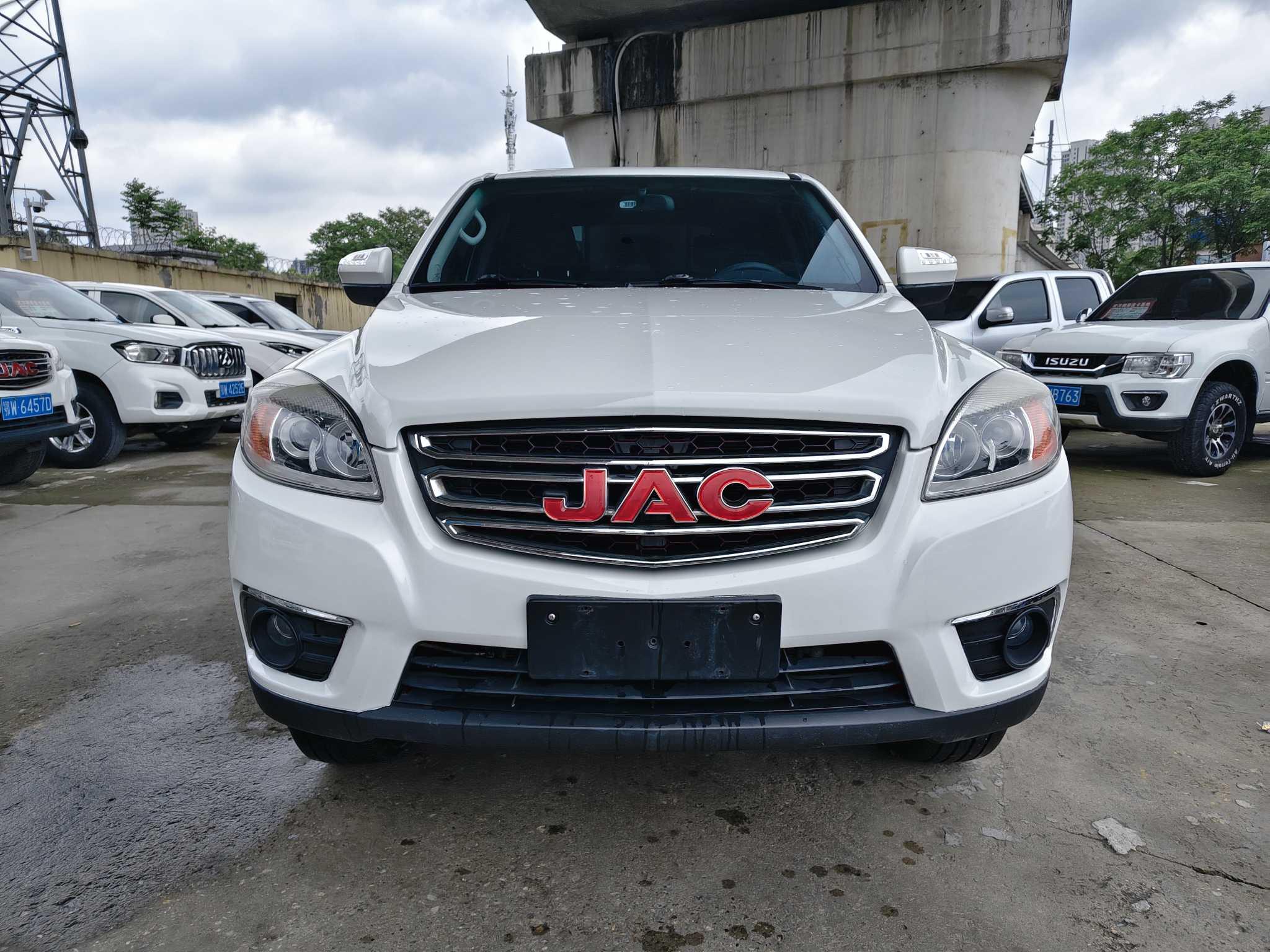 JAC T6 2016 thumb 11