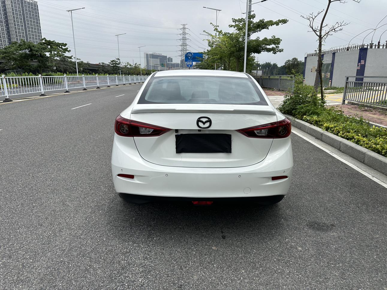 Mazda 3 2019 thumb 3