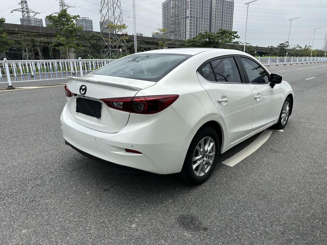 Mazda 3 2019 thumb 4