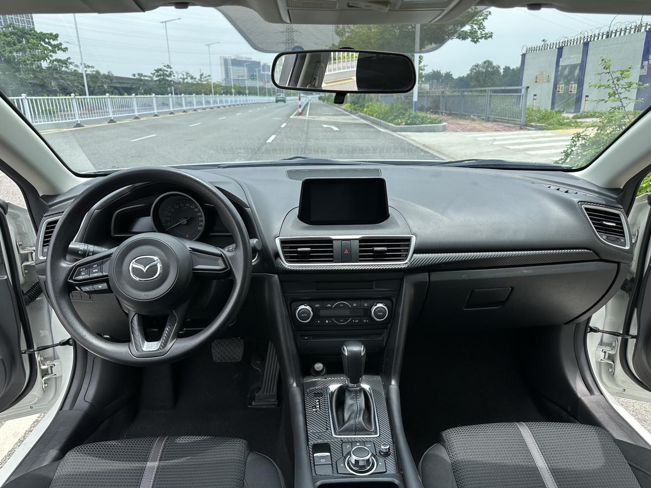 Mazda 3 2019 thumb 7