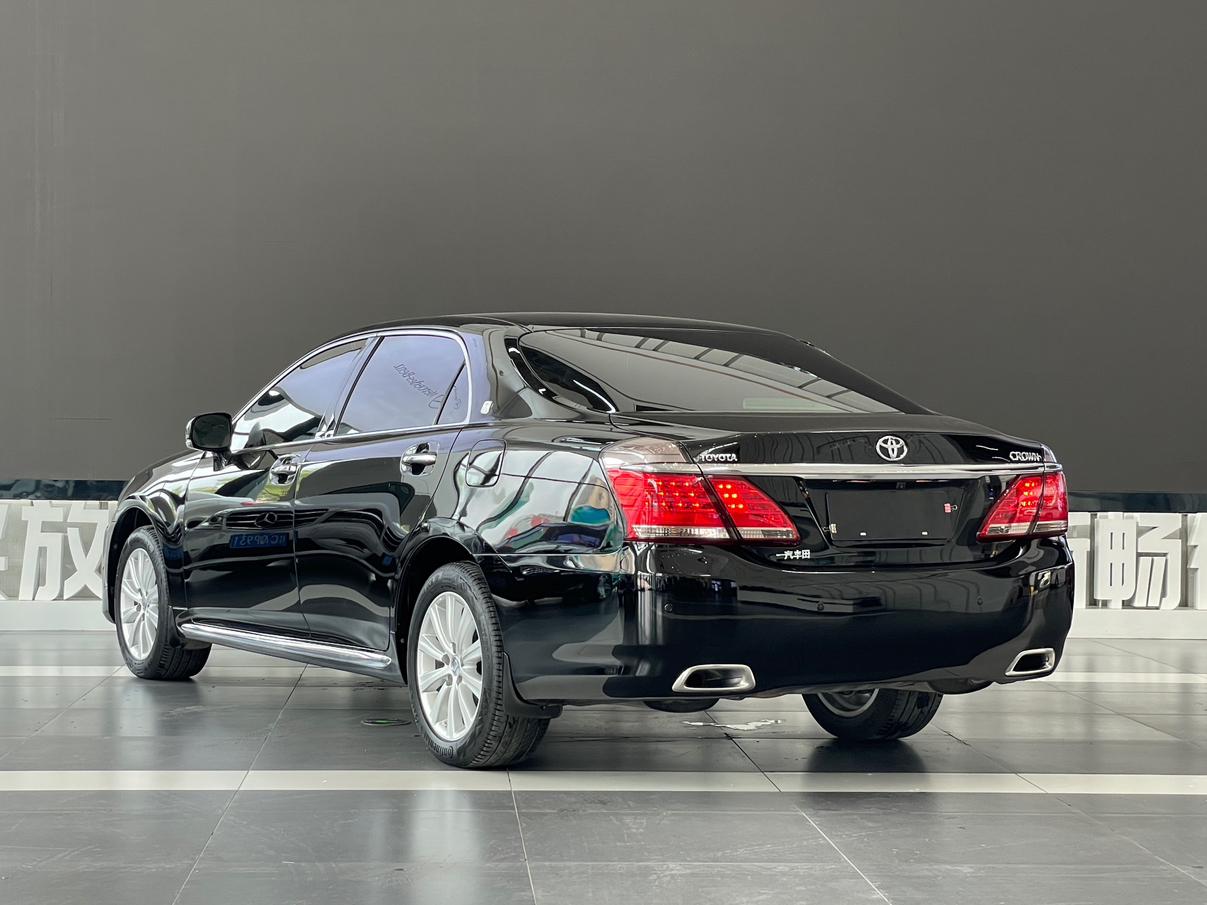 Toyota Crown 2012 thumb 2