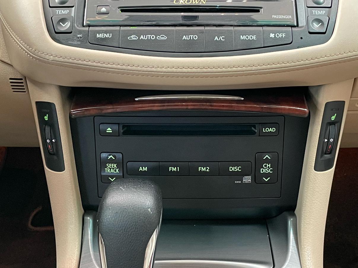 Toyota Crown 2012 thumb 6
