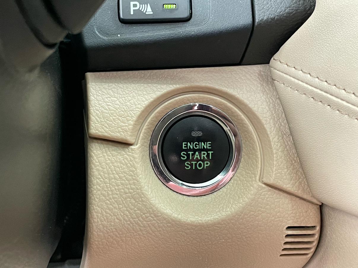Toyota Crown 2012 thumb 10