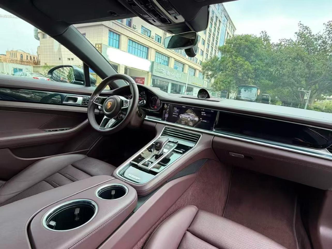 Porsche Panamera 2019 thumb 4