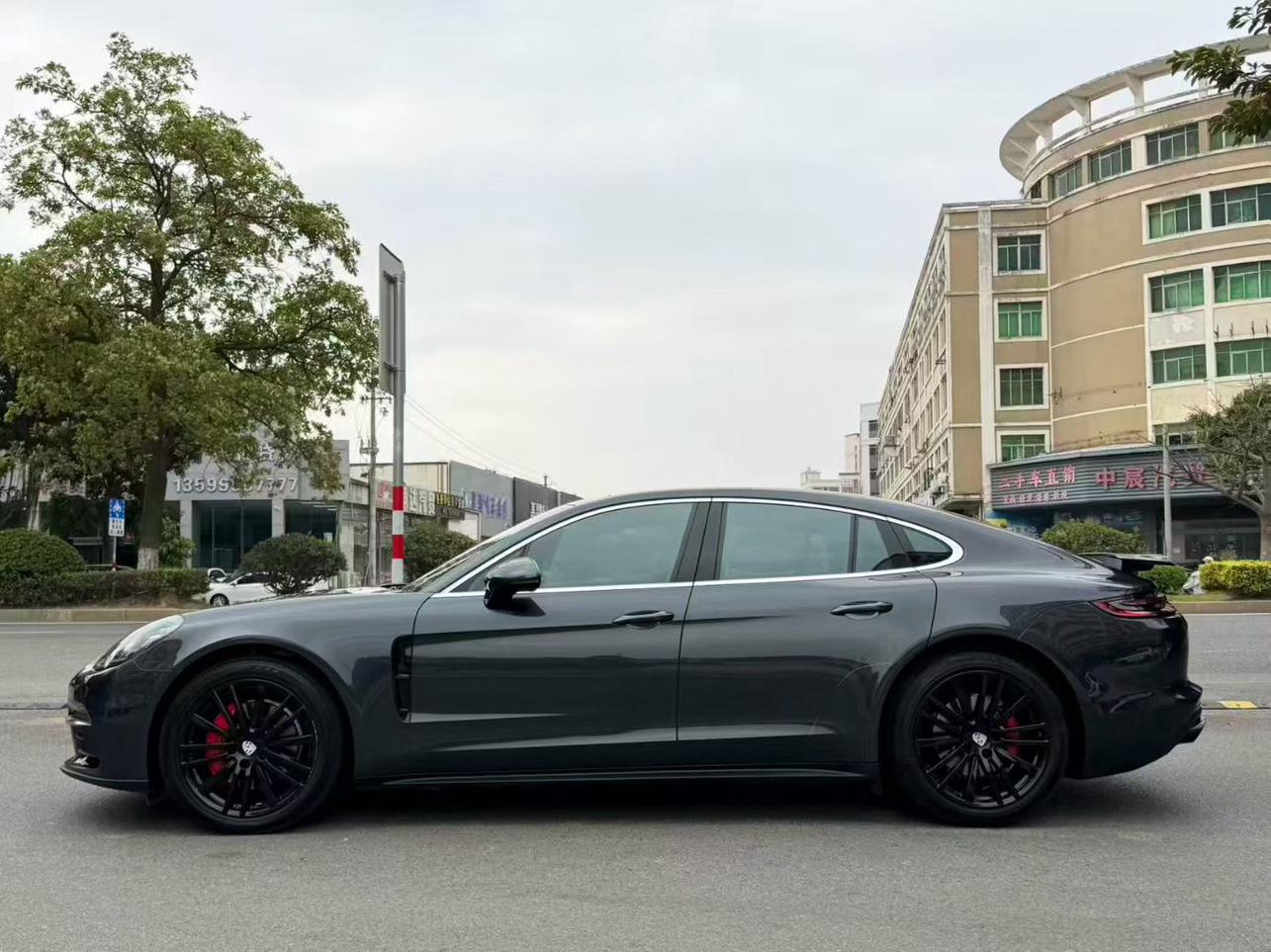 Porsche Panamera 2019 thumb 10