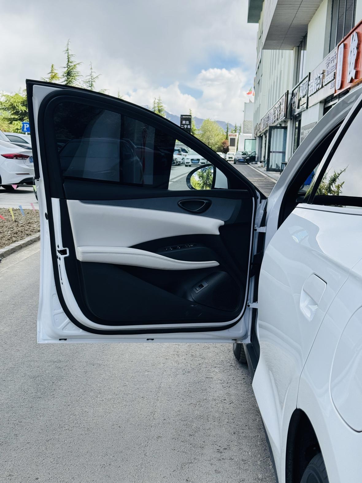 BYD Seal 06DM 2025 thumb 9