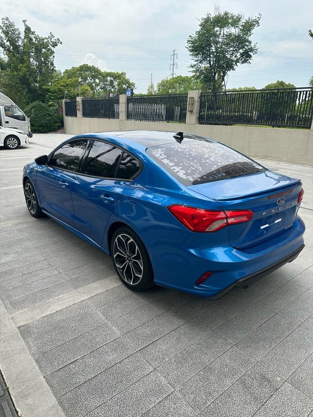 Ford Focus ST 2020 thumb 2