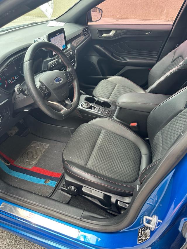 Ford Focus ST 2020 thumb 6