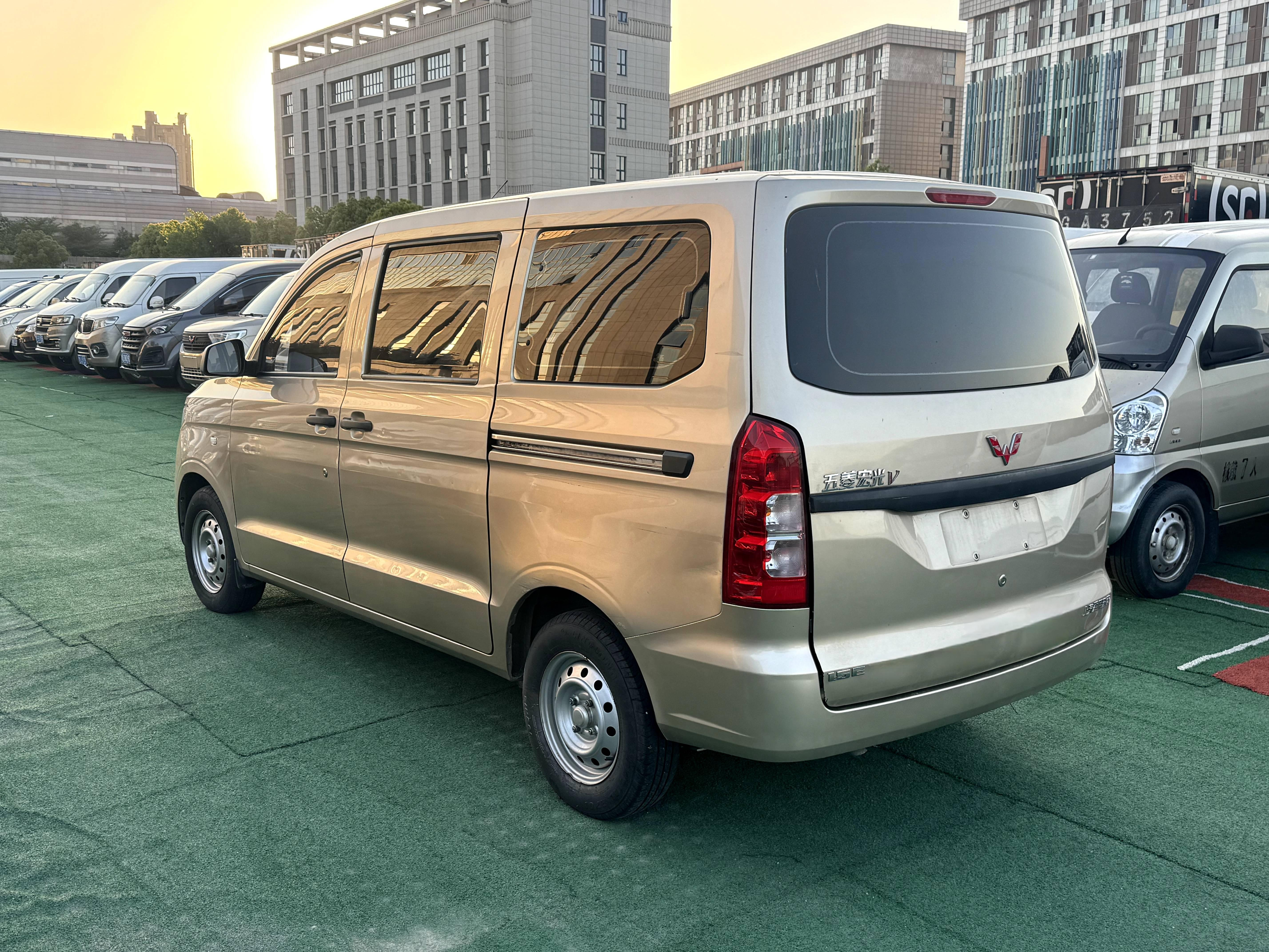 Wuling Hong Guang V 2021 thumb 3