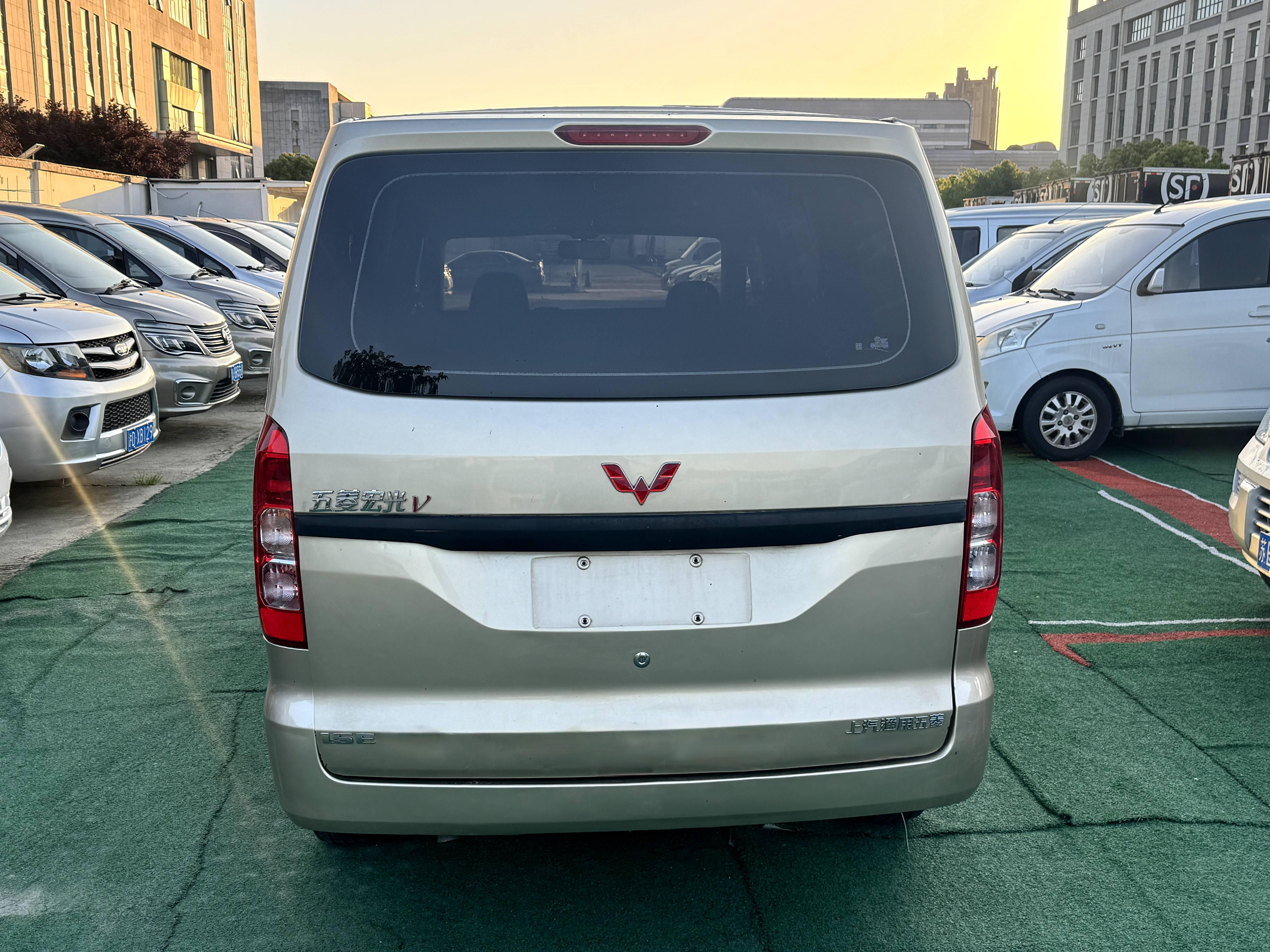 Wuling Hong Guang V 2021 thumb 4