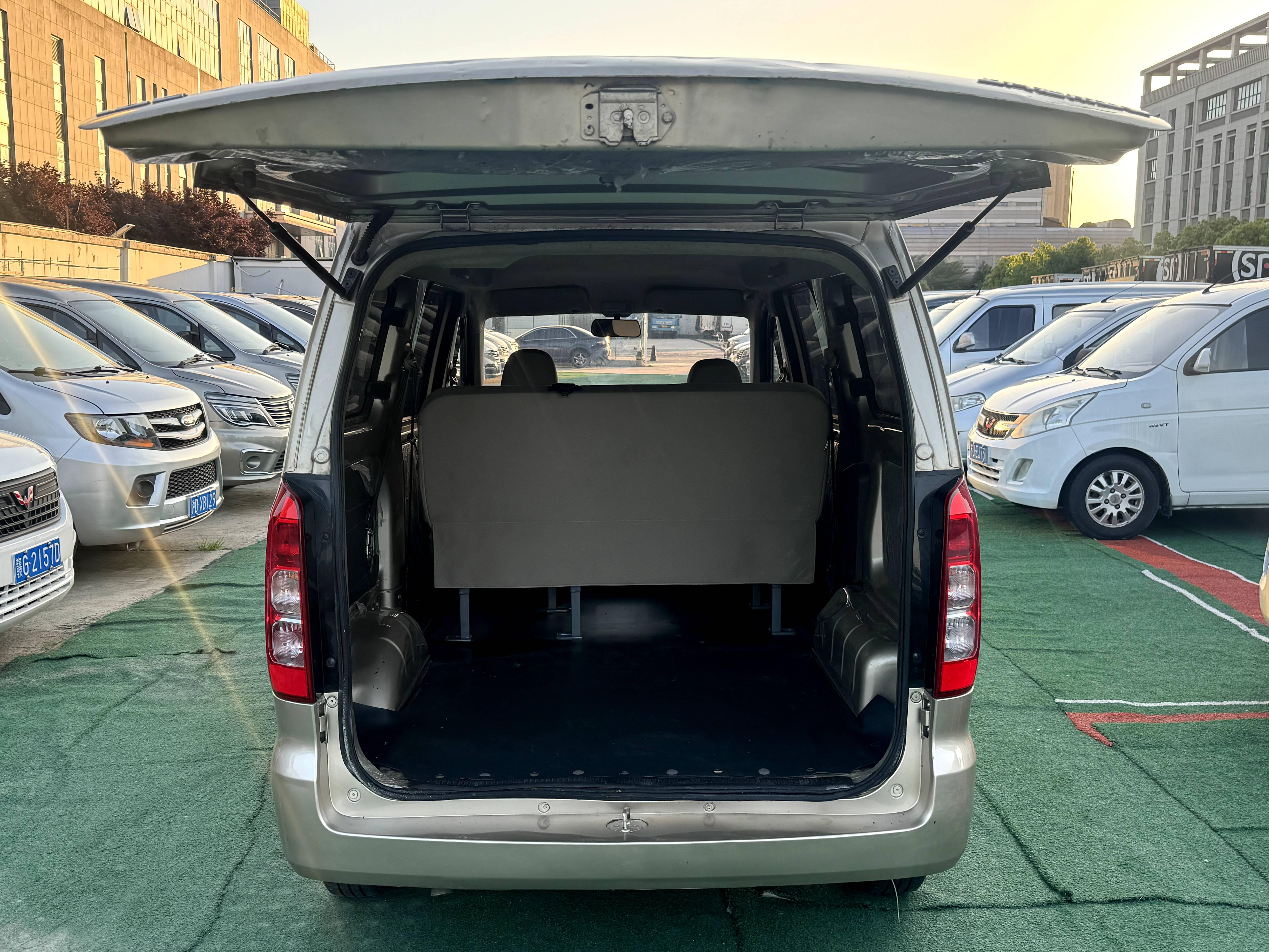 Wuling Hong Guang V 2021 thumb 12