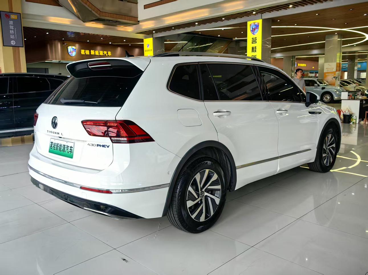 Volkswagen Tiguan 2021 thumb 5