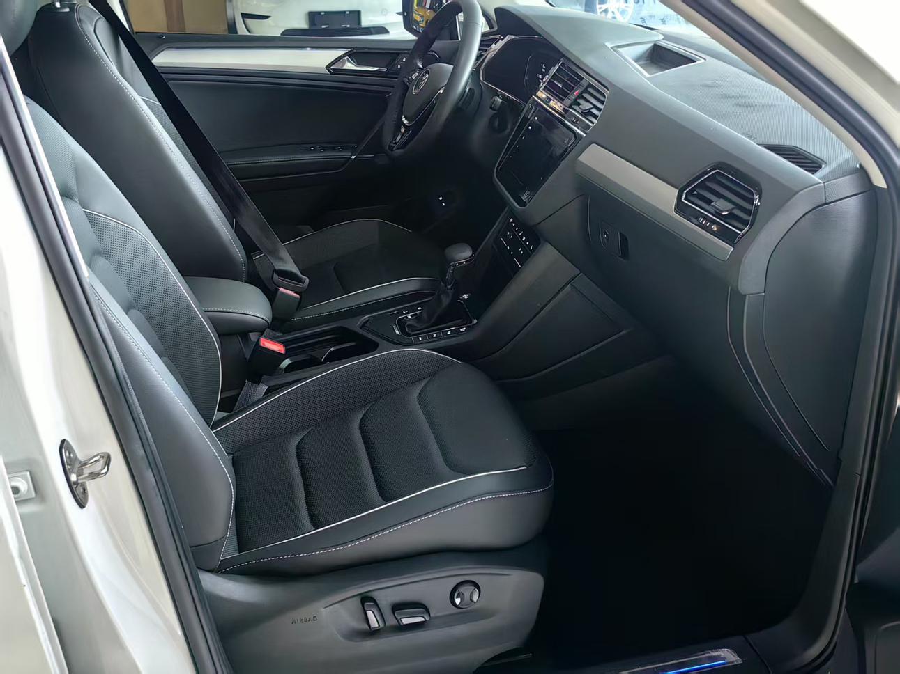 Volkswagen Tiguan 2021 thumb 6