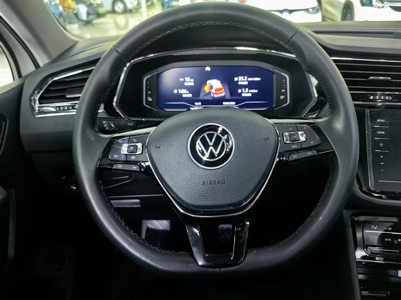 Volkswagen Tiguan 2021 thumb 8