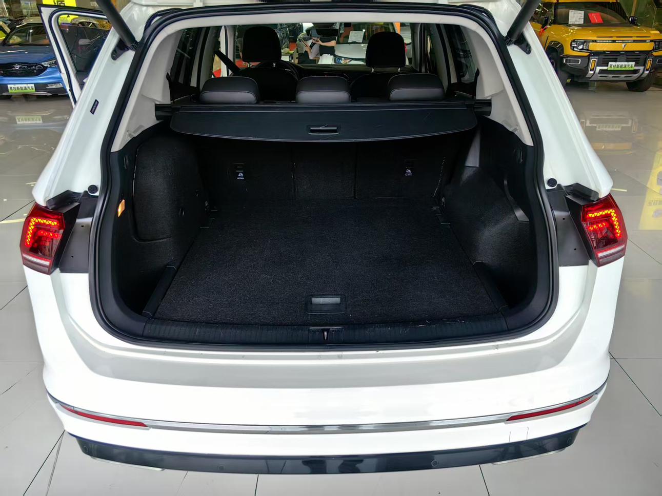 Volkswagen Tiguan 2021 thumb 11