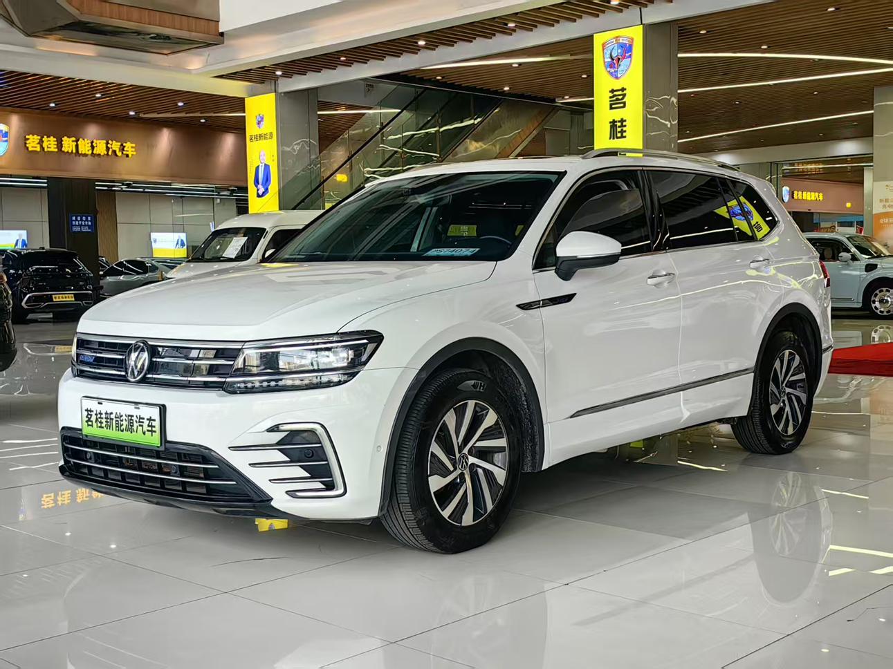 Volkswagen Tiguan 2021 thumb 12