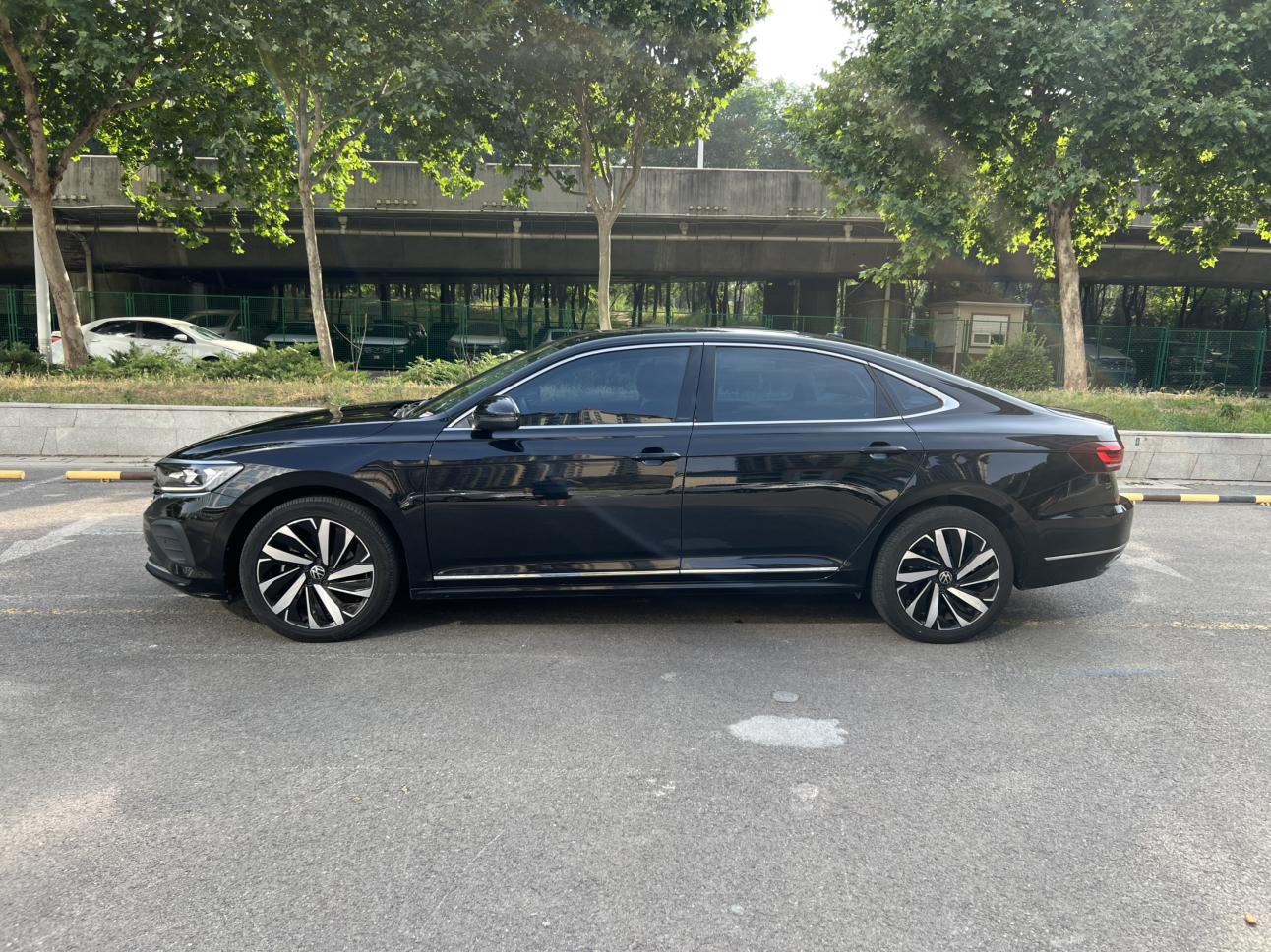 Volkswagen Passat (North America and China) 2024 thumb 2