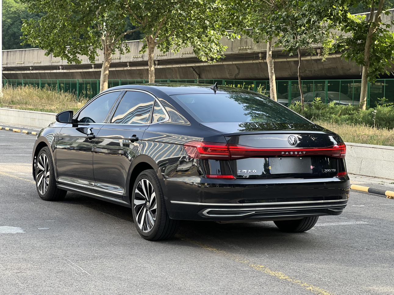 Volkswagen Passat (North America and China) 2024 thumb 3