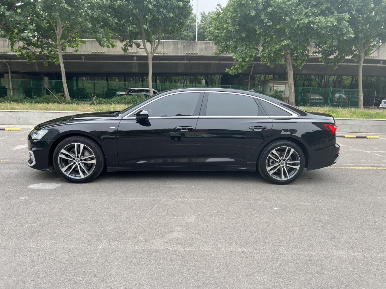 Audi A6 2021 thumb 2