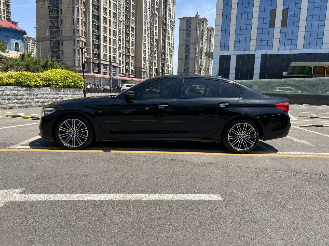 BMW 5 серии 2018 thumb 2