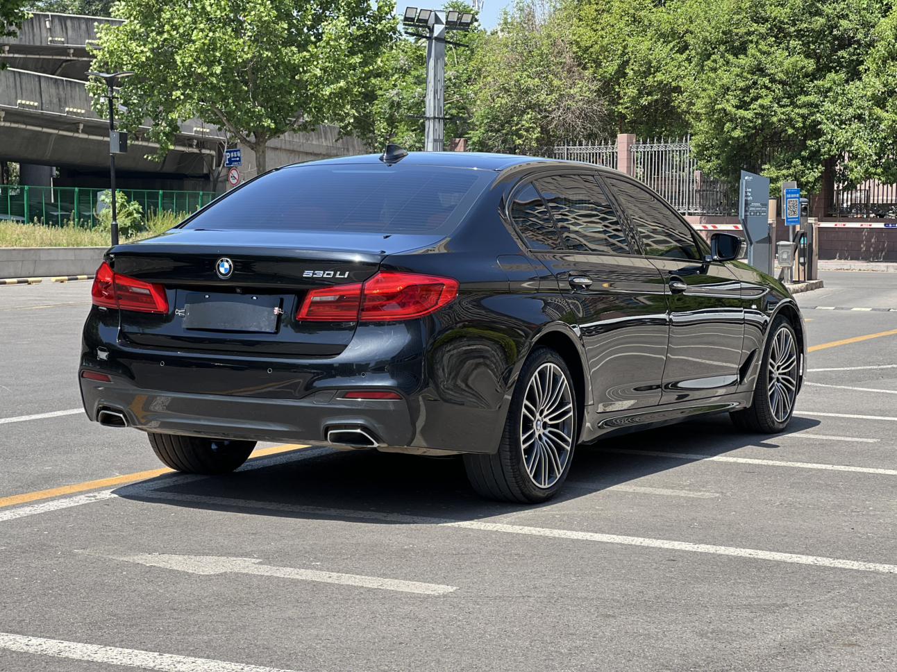 BMW 5 серии 2018 thumb 5