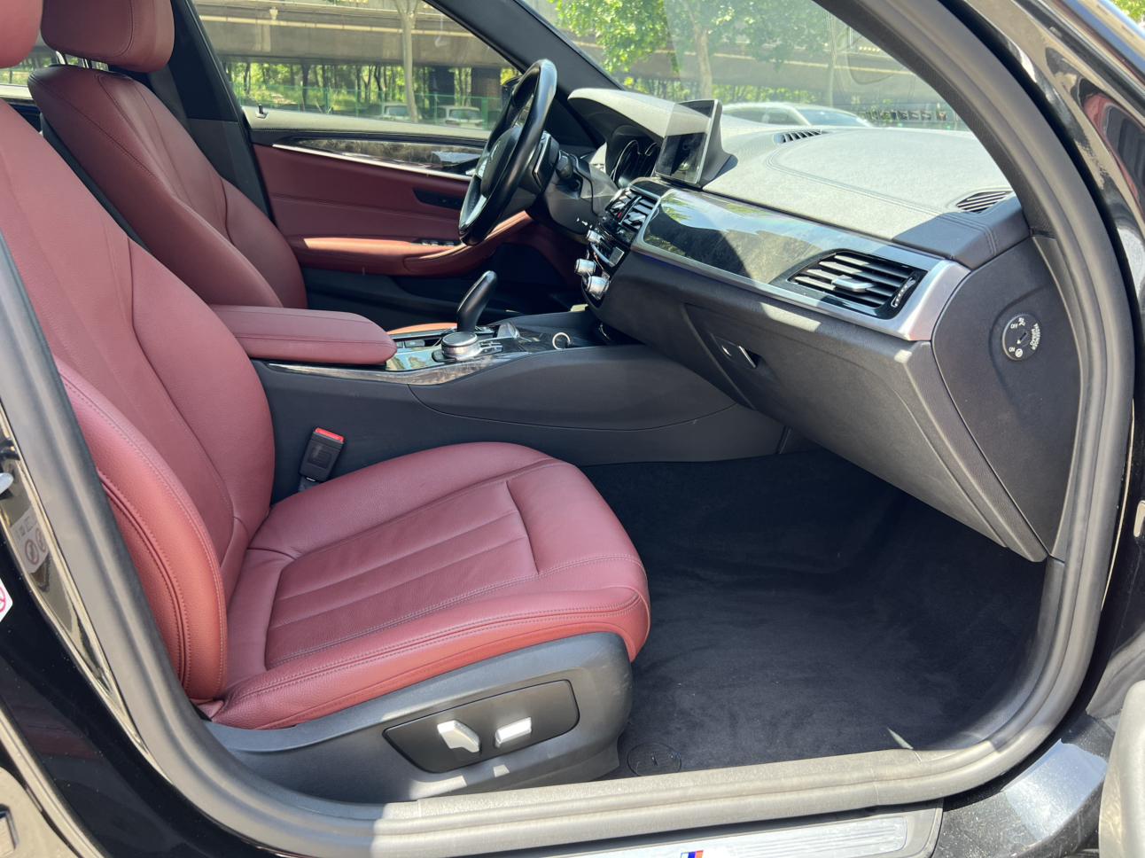 BMW 5 серии 2018 thumb 8