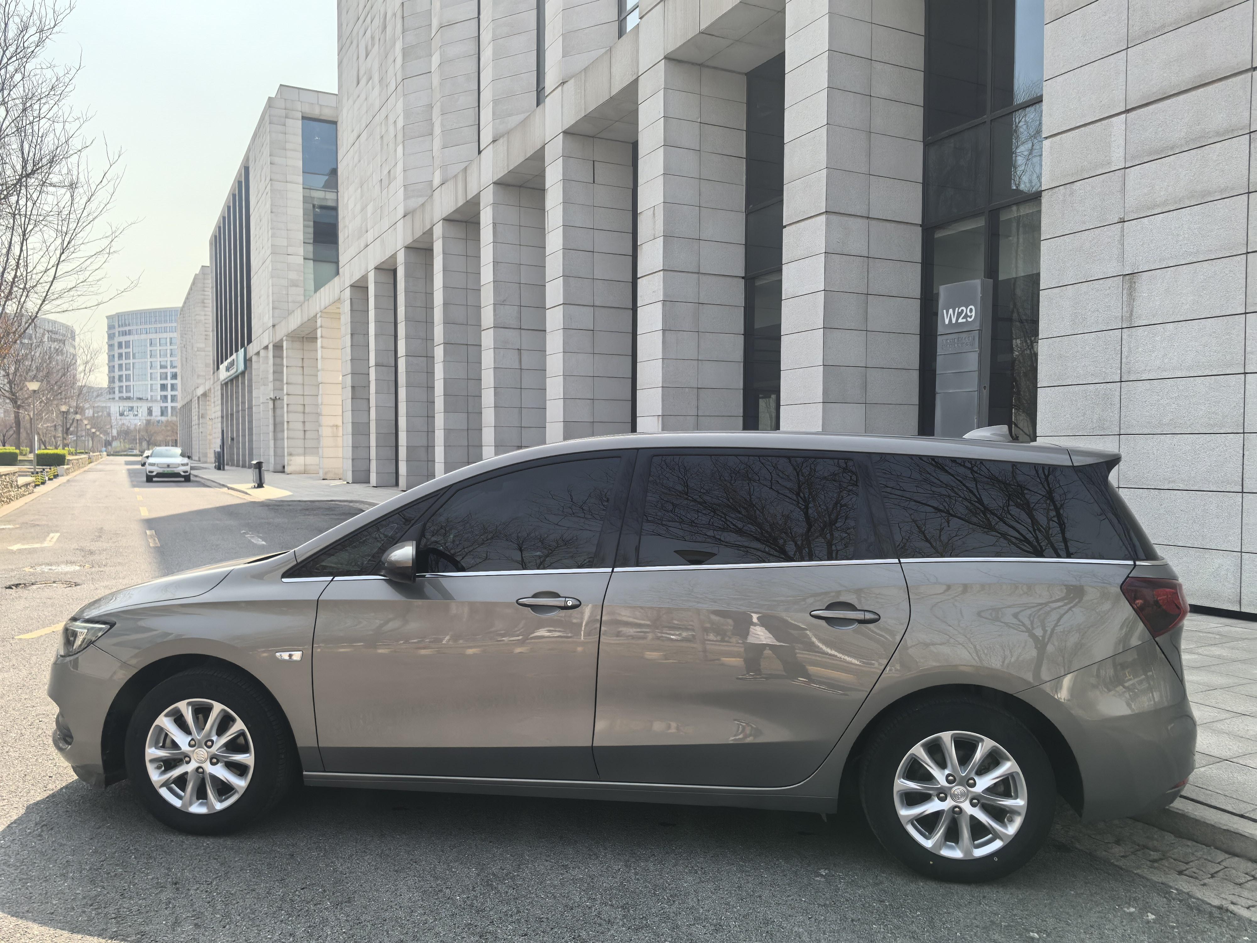 Buick GL6 2019 thumb 2