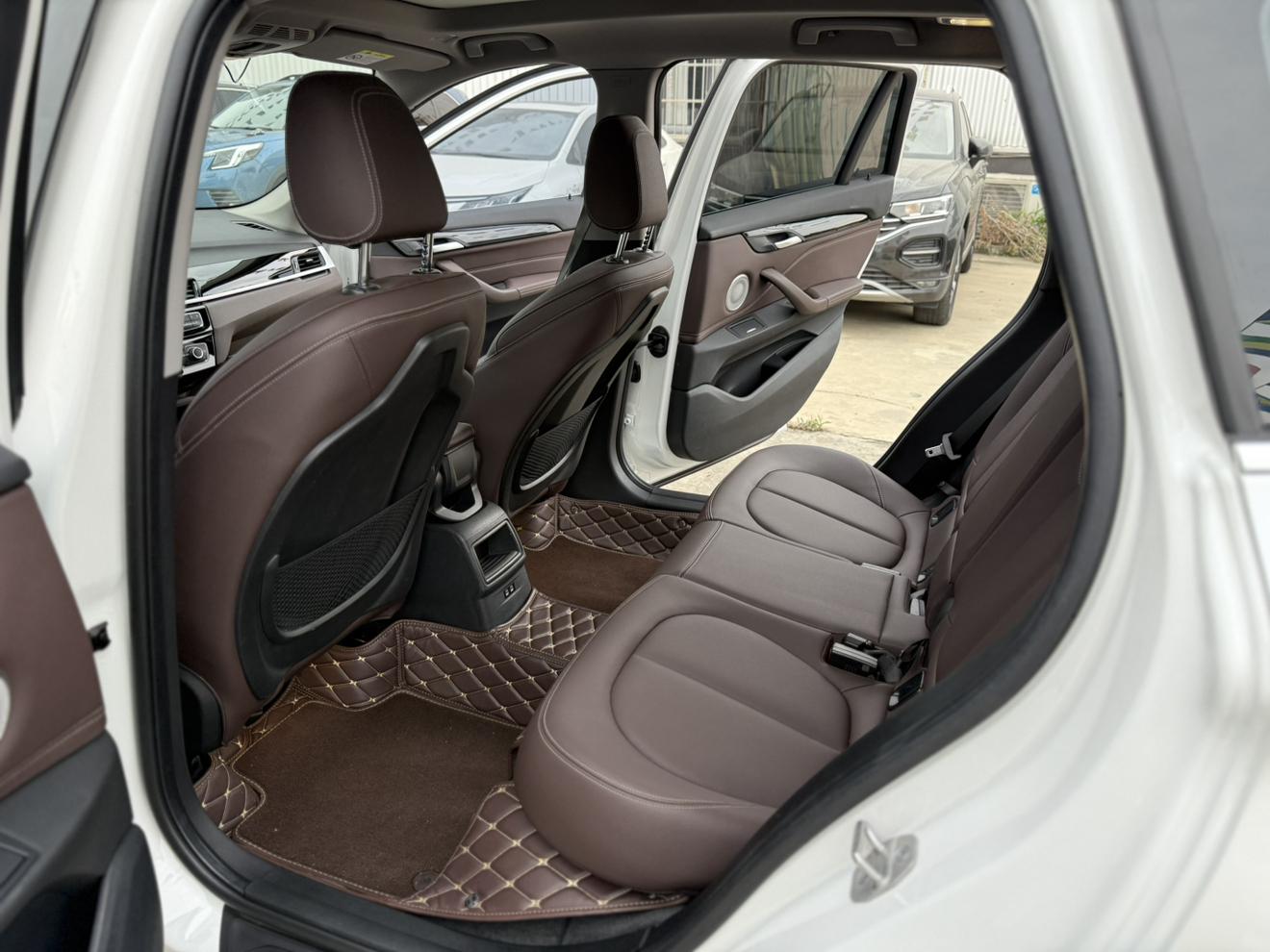 BMW X1 2021 thumb 11