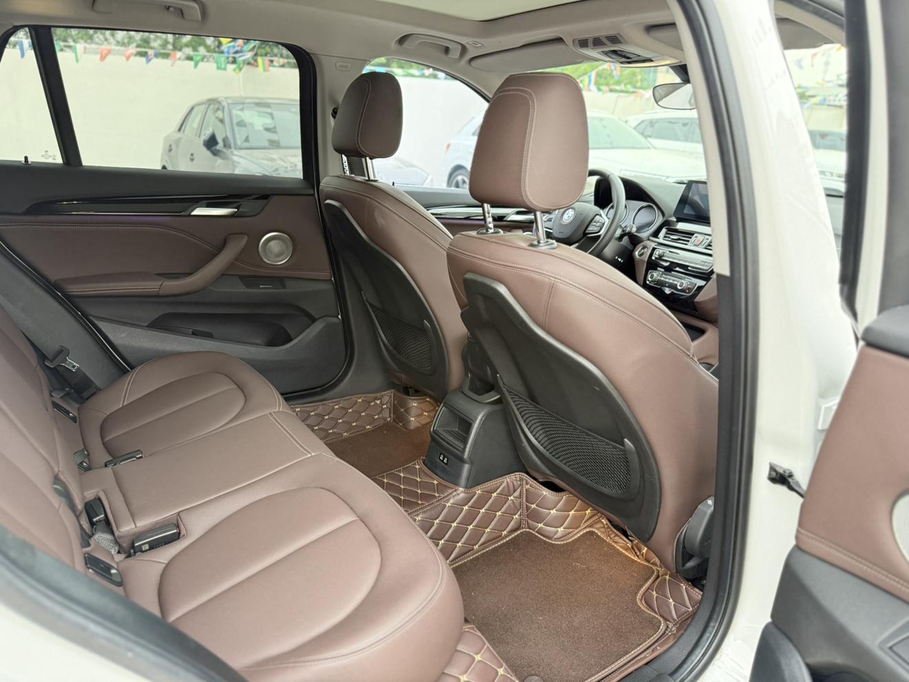 BMW X1 2021 thumb 12