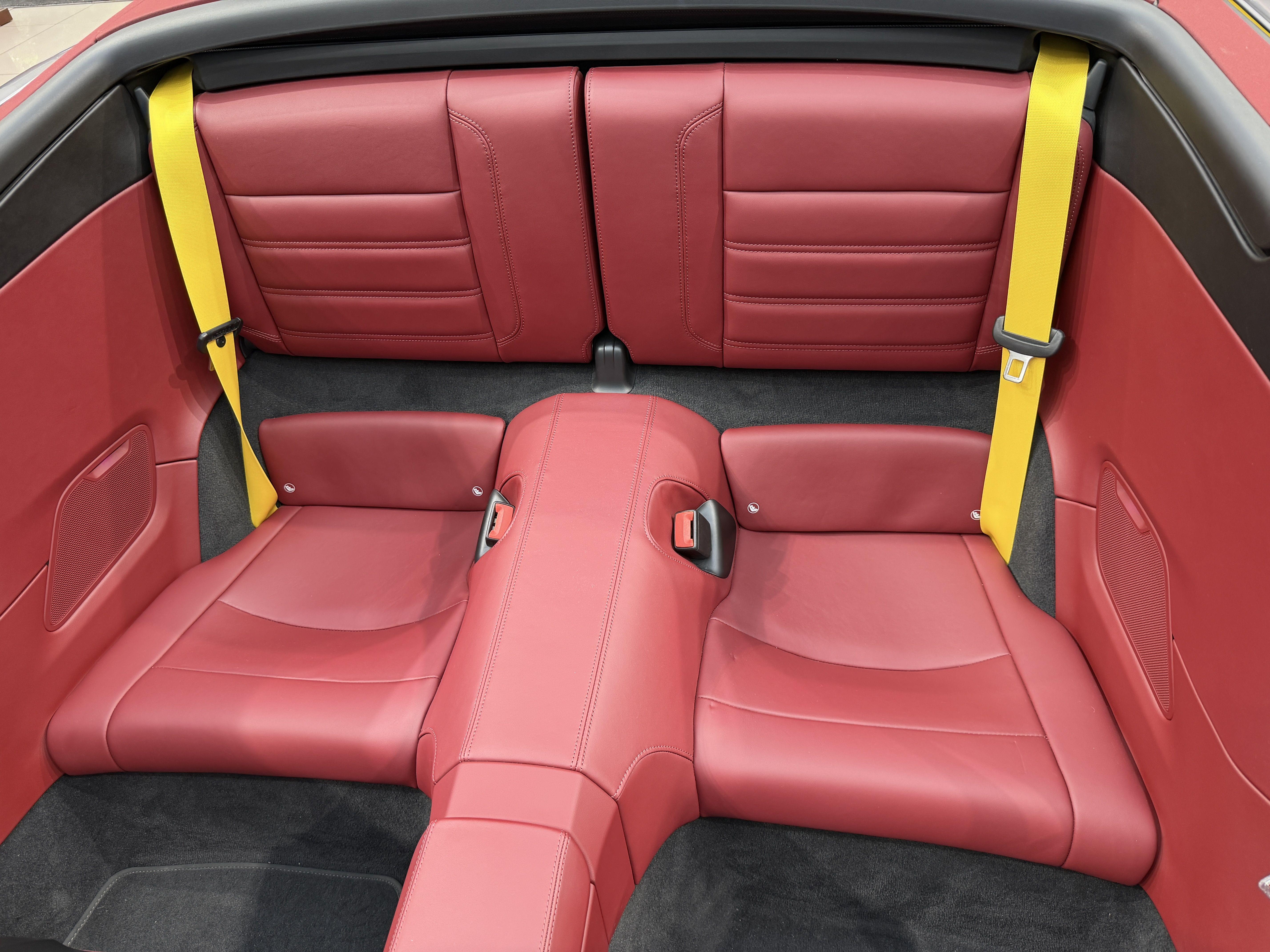 Porsche 911 2023 thumb 7