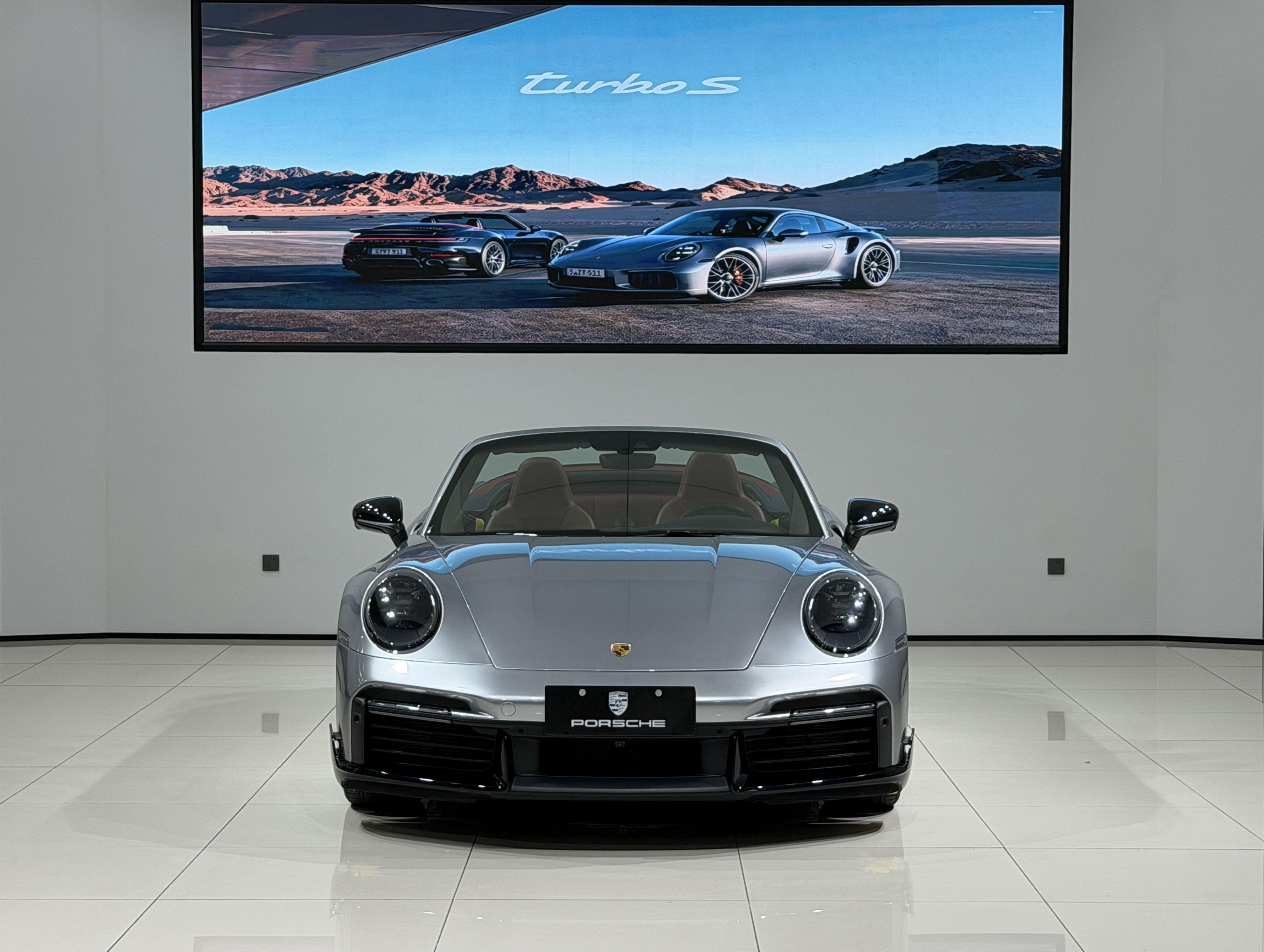 Porsche 911 2023 thumb 9
