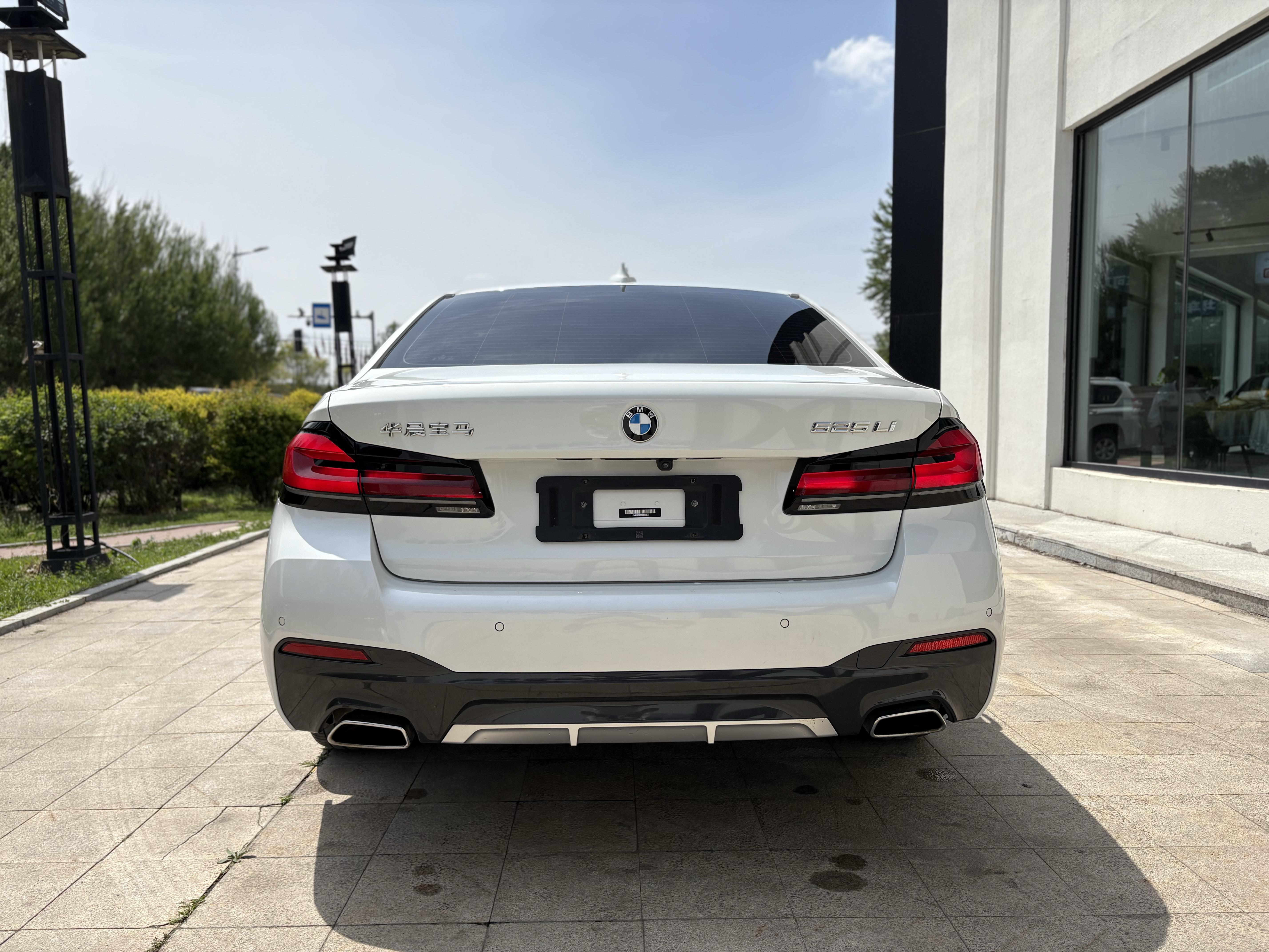 BMW 5 серии 2022 thumb 3
