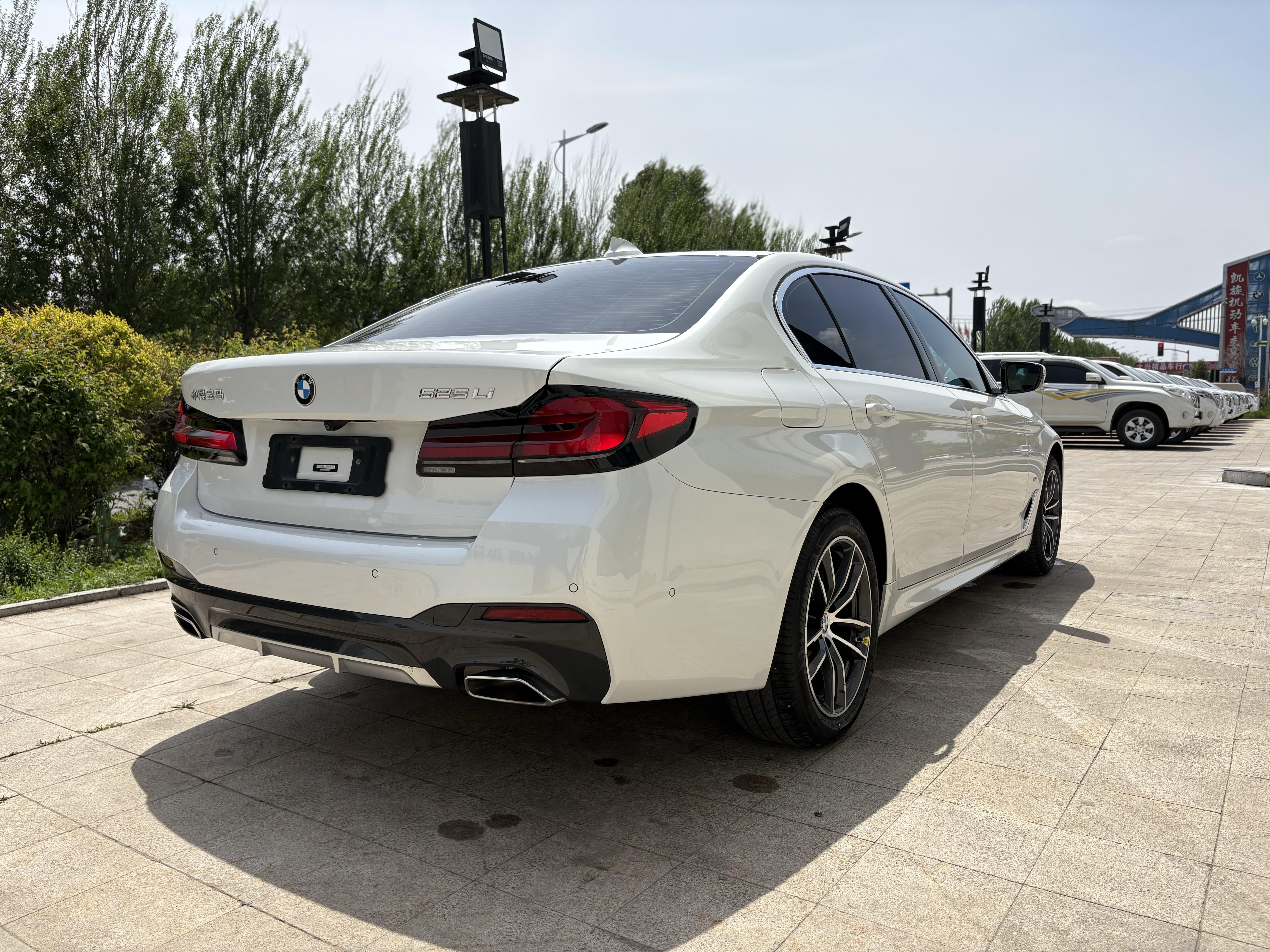 BMW 5 серии 2022 thumb 4