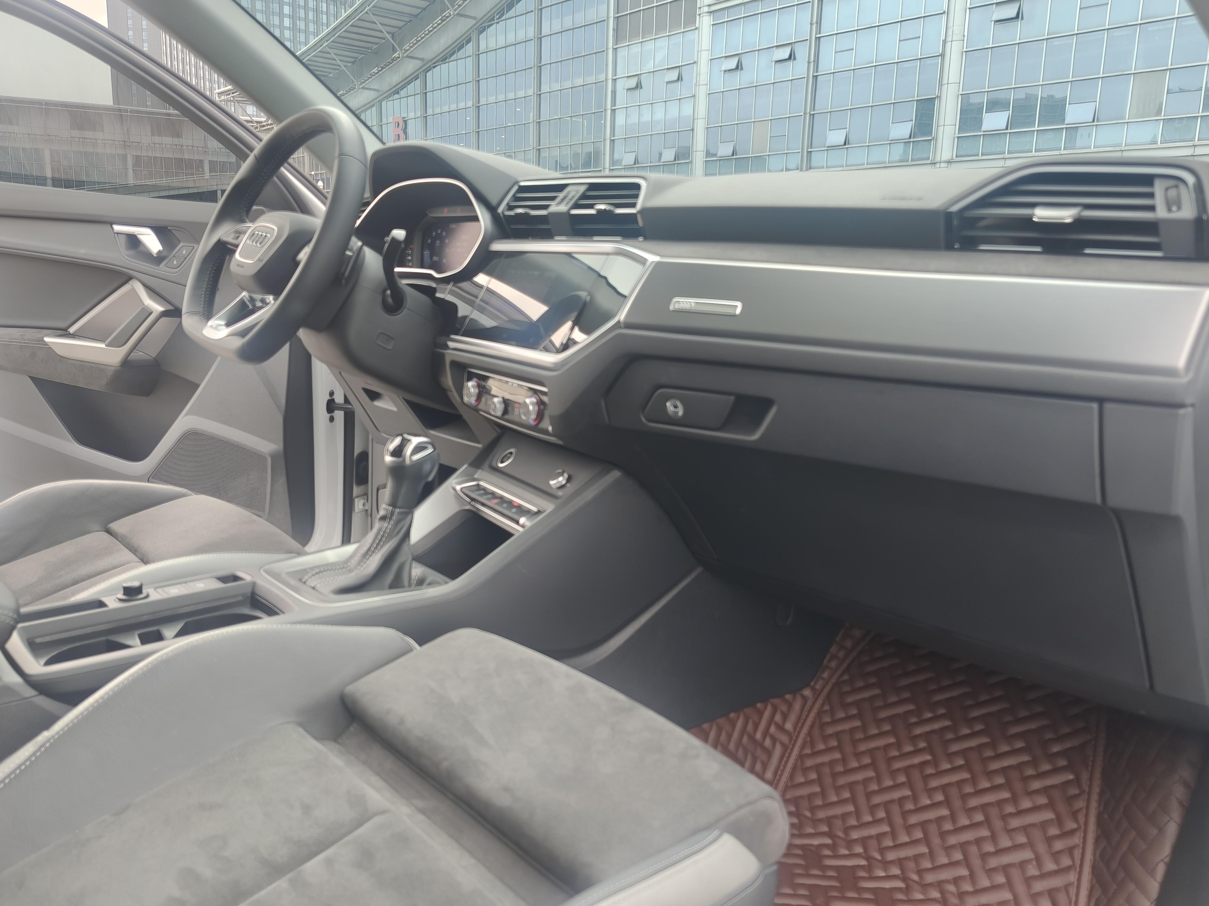 Audi Q3 2021 thumb 8