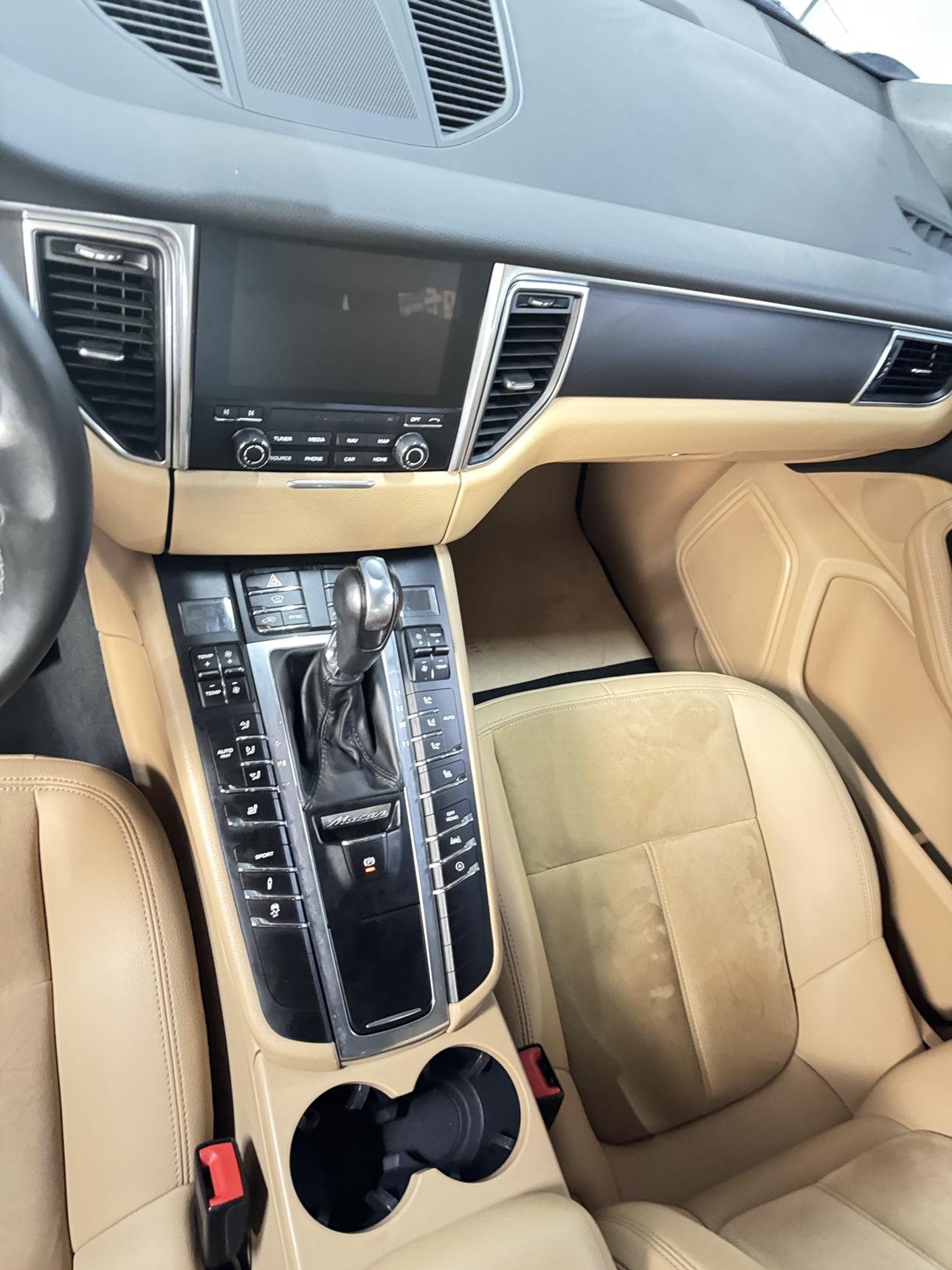 Porsche Macan 2017 thumb 9