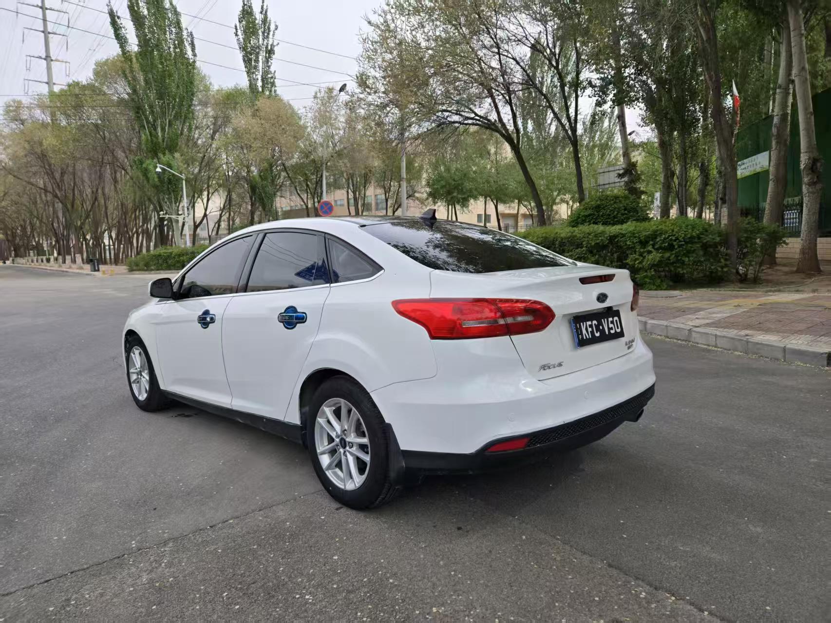 Ford Focus ST 2015 thumb 2